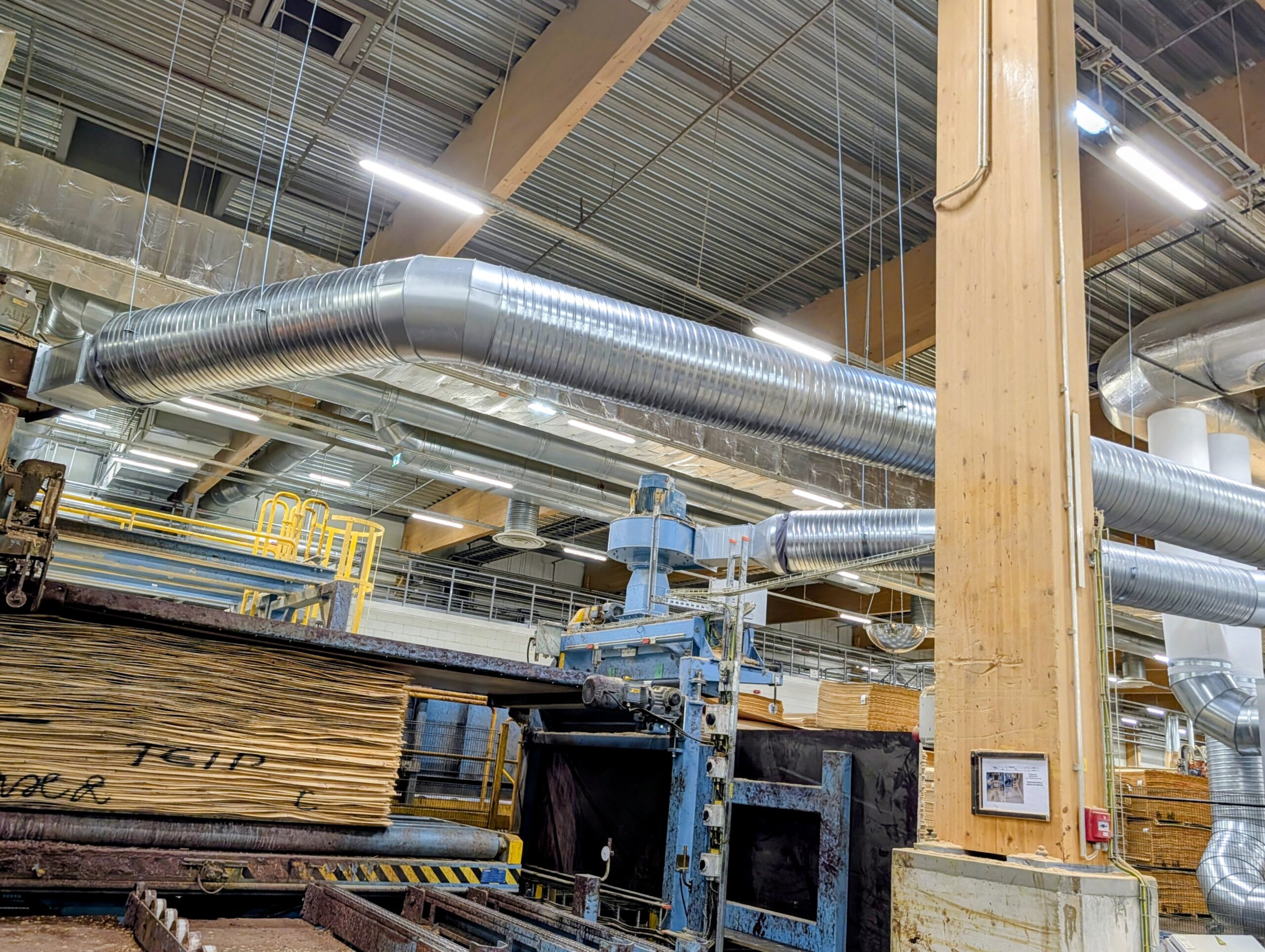 Instalación de un sistema de recogida de virutas de cepillado en la industria maderera