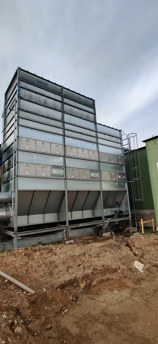 Dust extraction filter with connected ductwork