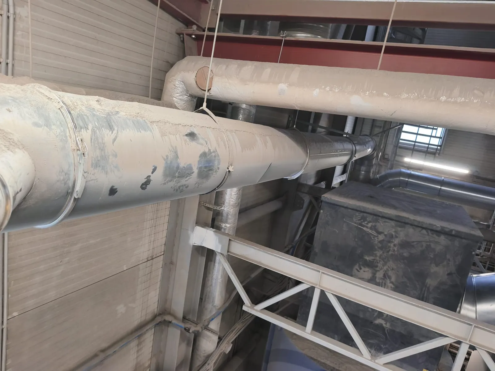 Dust extraction pipework and dampers
