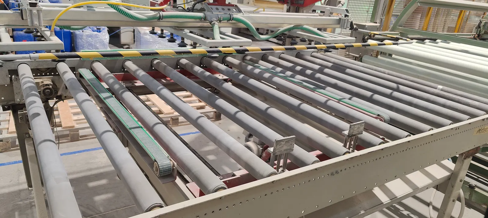 Roller conveyor measurement and inspection