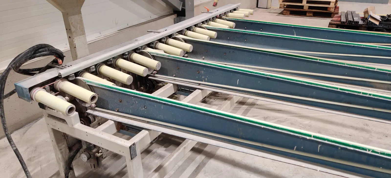 Roller conveyor line inspection