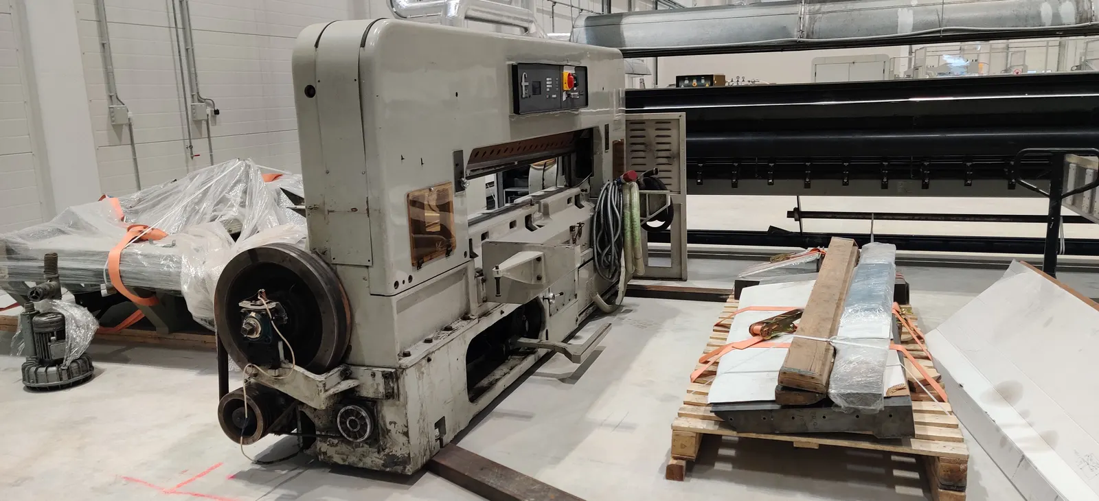 Industrial cutting machine prepared for transport